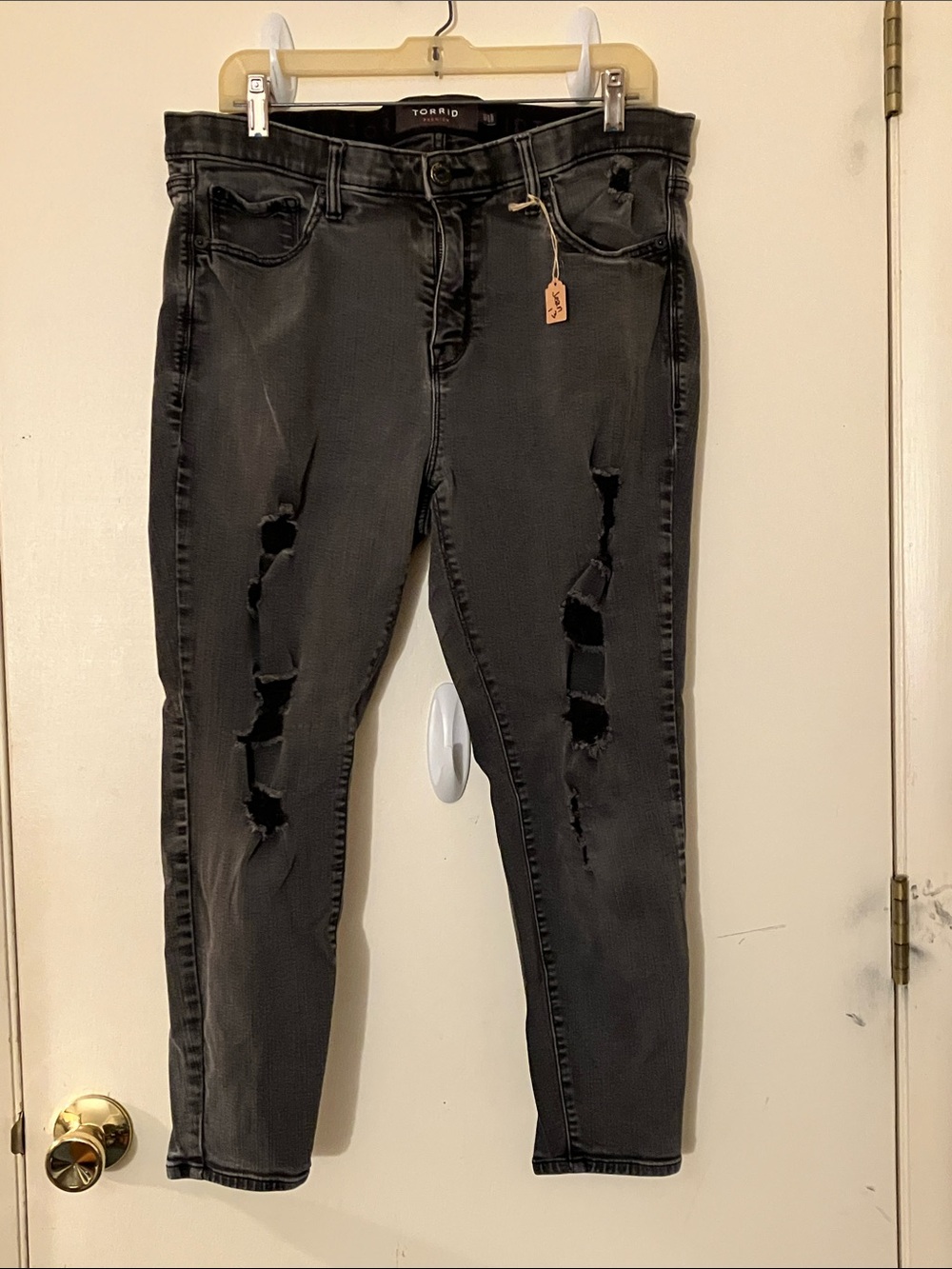 torrid Size 18 Short Faded Black Distressed Sky High Skinny Jeans